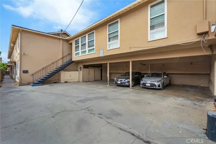 125 E Buckthorn, Inglewood, California 90301