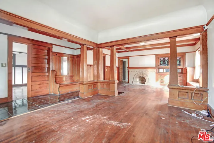 227 W 52nd Street, Los Angeles, California 90037