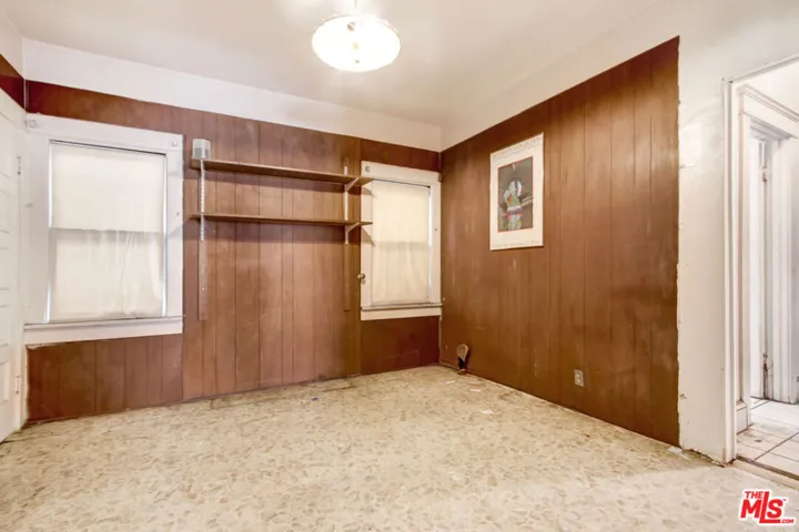 227 W 52nd Street, Los Angeles, California 90037