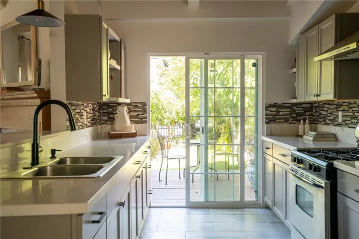 1966 Sunny Heights Drive, Los Angeles, California 90065