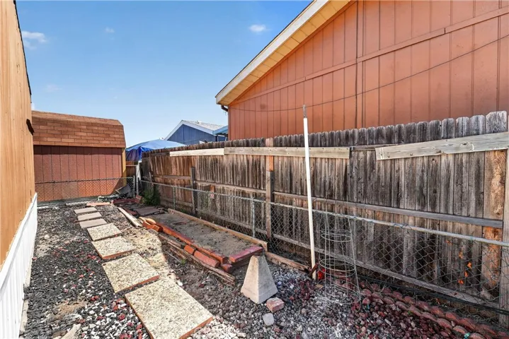 9080 Bloomfield 84, Cypress, California 90630