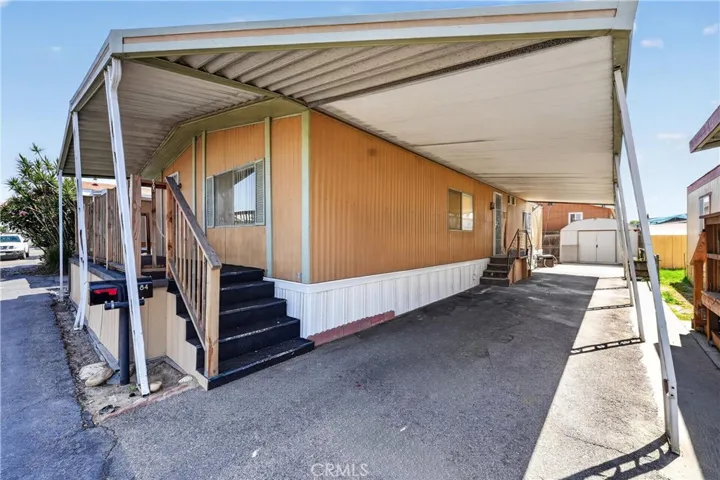 9080 Bloomfield 84, Cypress, California 90630