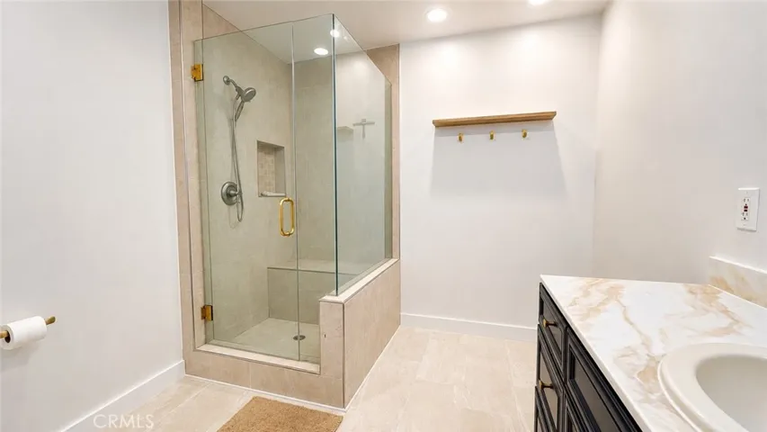 5156 Bascule, Los Angeles, California 91364