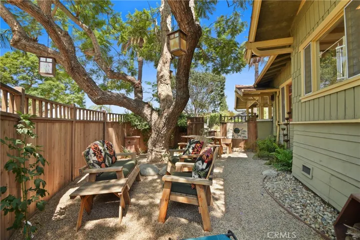 Relaxing Side Yard