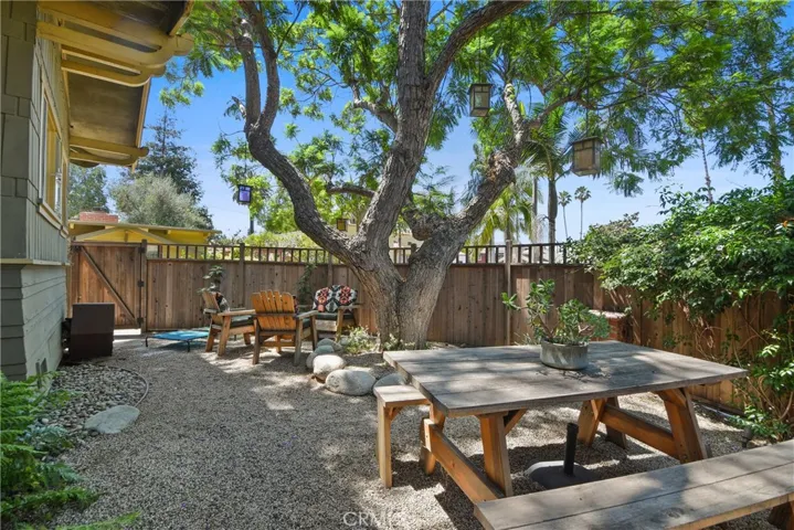Relaxing Side Yard