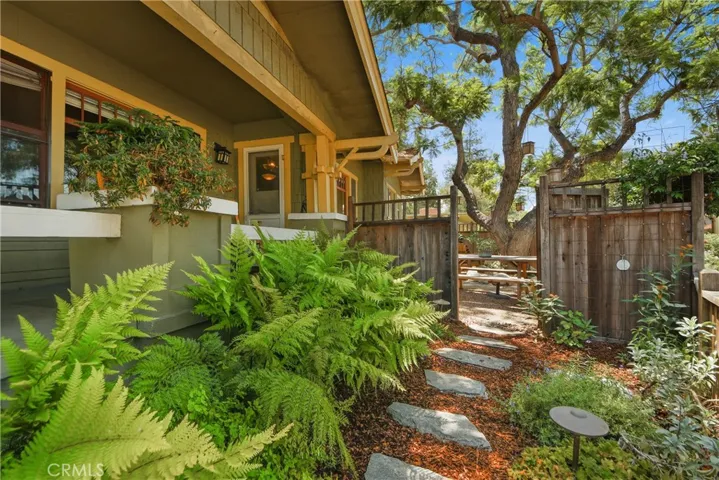 Relaxing Side Yard