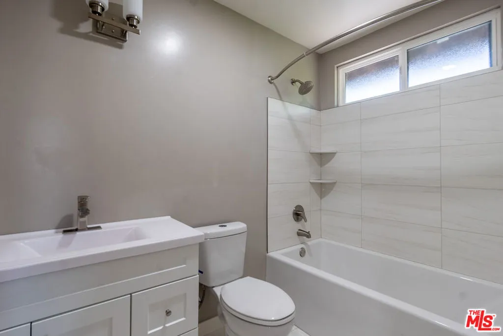 Main House 3rd Bathroom