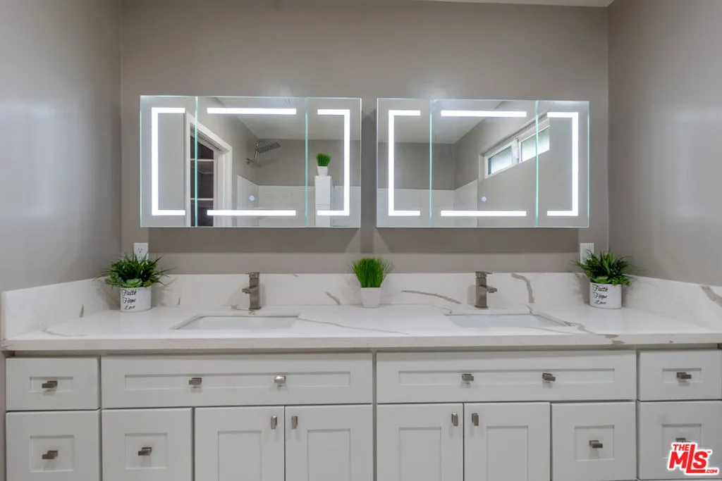 Main House Master bathroom