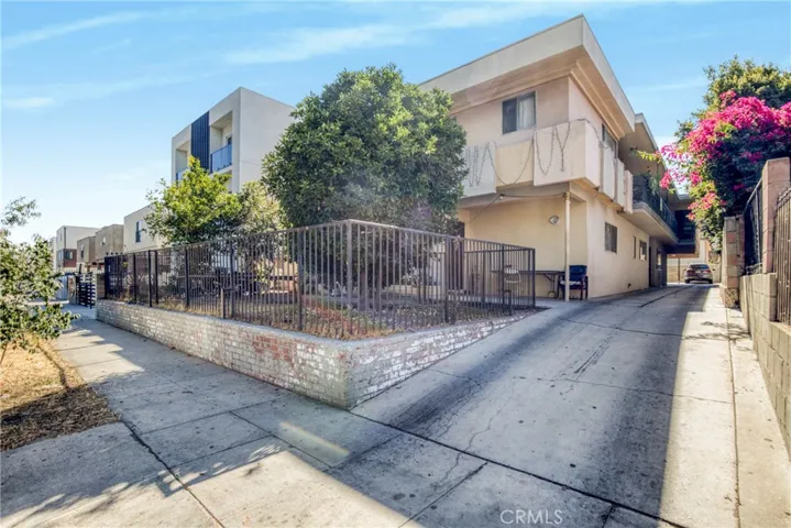 6651 Beck, Los Angeles, California 91606