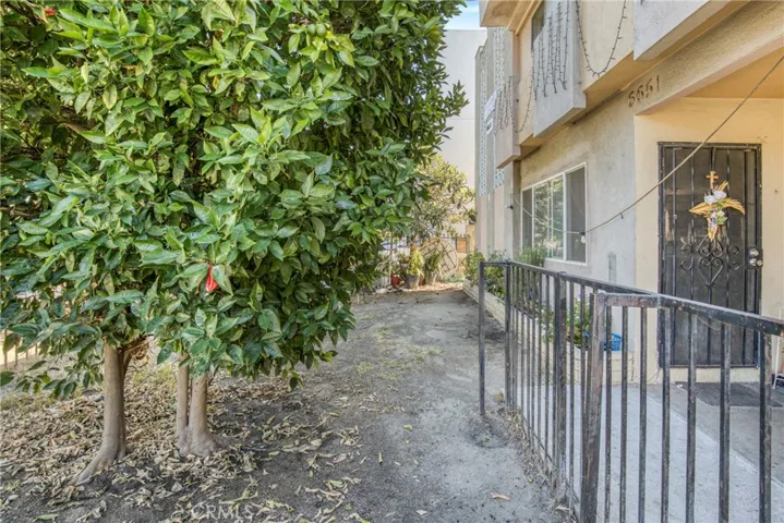 6651 Beck, Los Angeles, California 91606