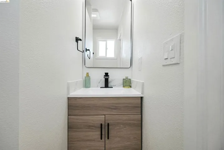 1090 Central Blvd, Hayward, California 94542