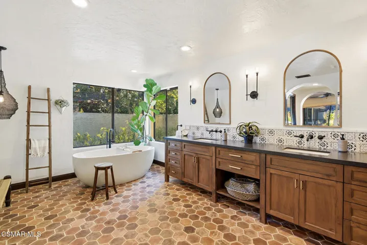 Primary ensuite bathroom