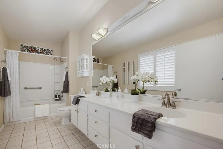 41123 Round Hill Court, Cherry Valley, California 92223