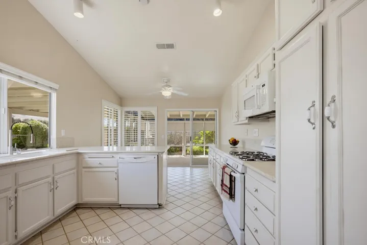 41123 Round Hill Court, Cherry Valley, California 92223