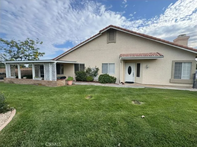 41123 Round Hill Court, Cherry Valley, California 92223