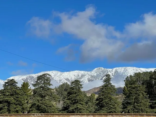 41123 Round Hill Court, Cherry Valley, California 92223