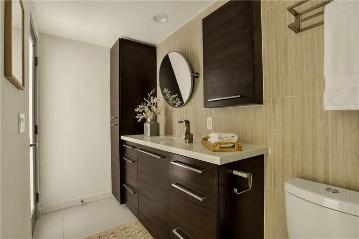 928 Quivera Street, Laguna Beach, California 92651