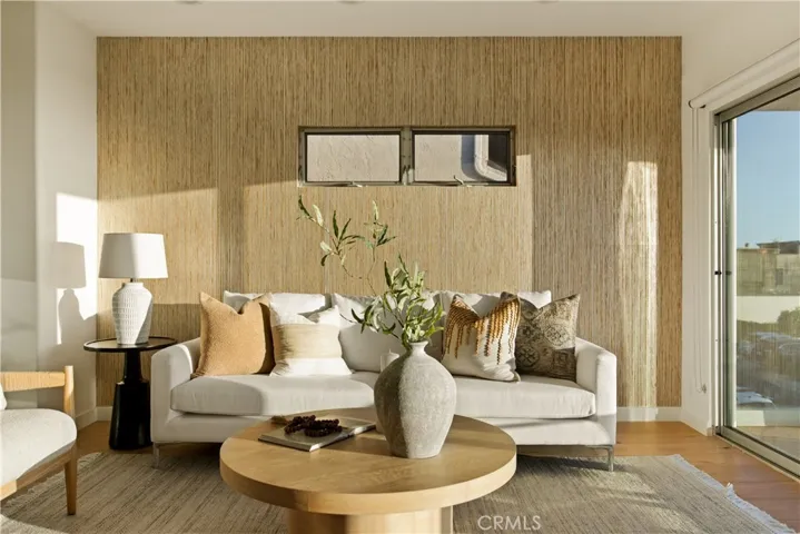 928 Quivera Street, Laguna Beach, California 92651