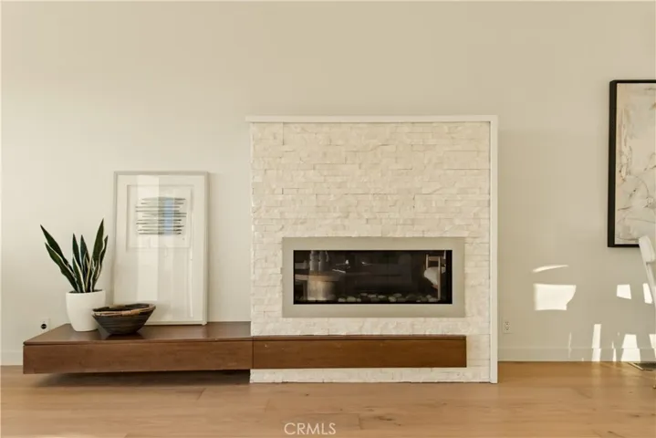 928 Quivera Street, Laguna Beach, California 92651