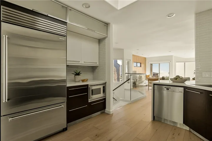928 Quivera Street, Laguna Beach, California 92651