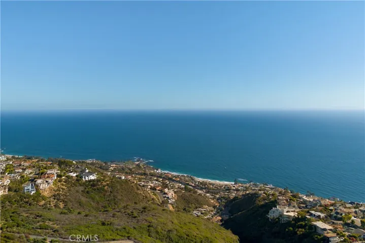 928 Quivera Street, Laguna Beach, California 92651