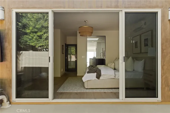928 Quivera Street, Laguna Beach, California 92651