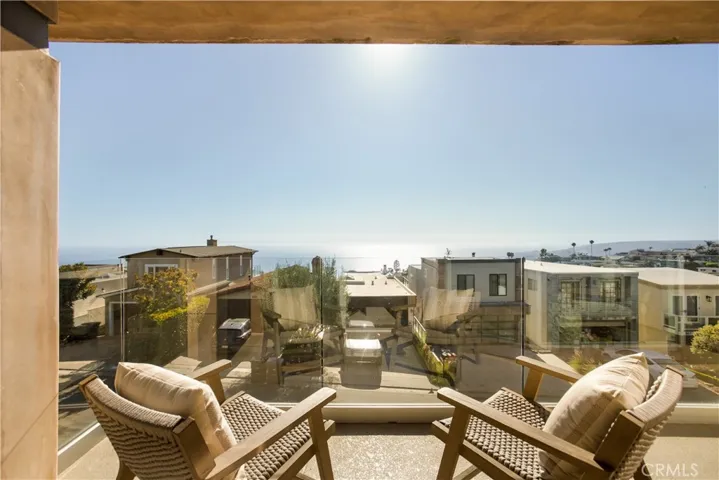 928 Quivera Street, Laguna Beach, California 92651