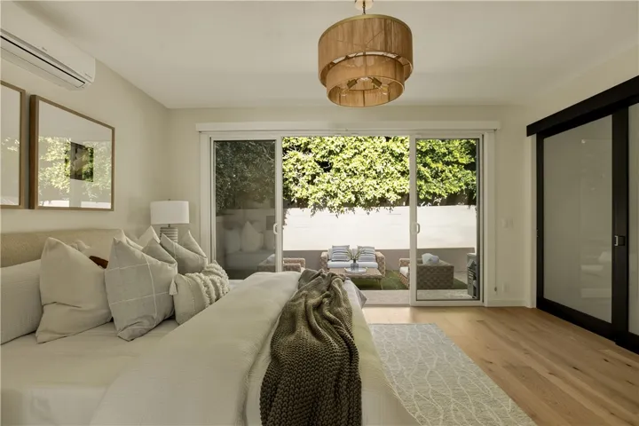 928 Quivera Street, Laguna Beach, California 92651