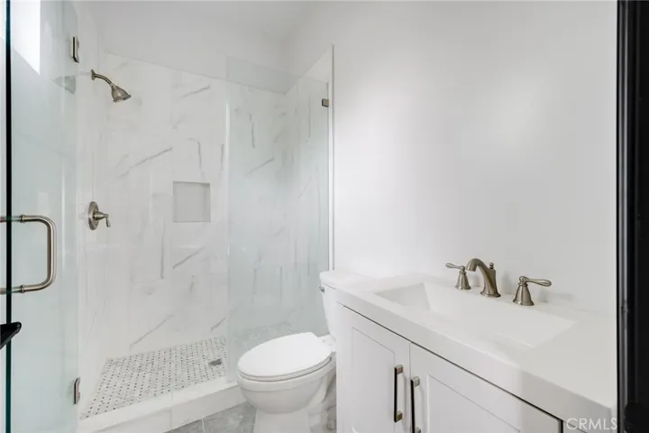 8806 Enfield Avenue, Northridge, California 91325
