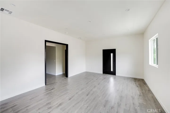 8806 Enfield Avenue, Northridge, California 91325
