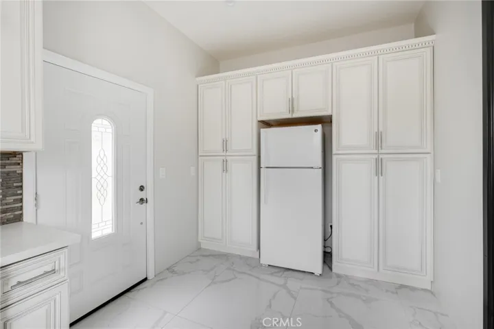 8806 Enfield Avenue, Northridge, California 91325