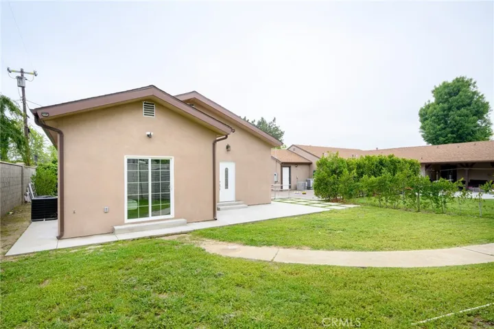 8806 Enfield Avenue, Northridge, California 91325