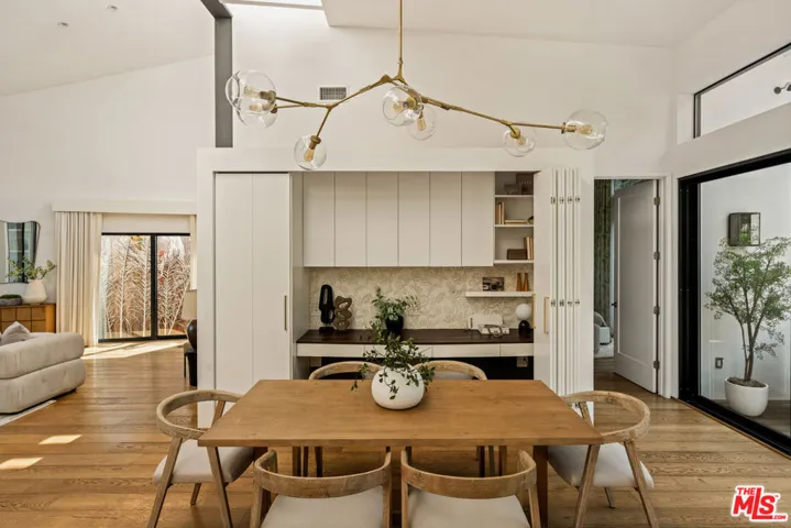 3526 Stoner Avenue, Los Angeles, California 90066