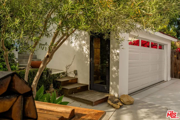 3526 Stoner Avenue, Los Angeles, California 90066