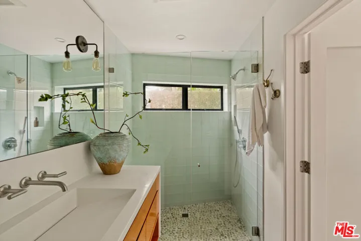 3526 Stoner Avenue, Los Angeles, California 90066