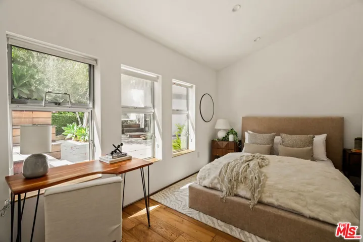 3526 Stoner Avenue, Los Angeles, California 90066