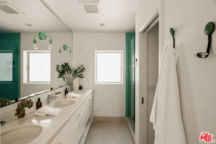 3526 Stoner Avenue, Los Angeles, California 90066