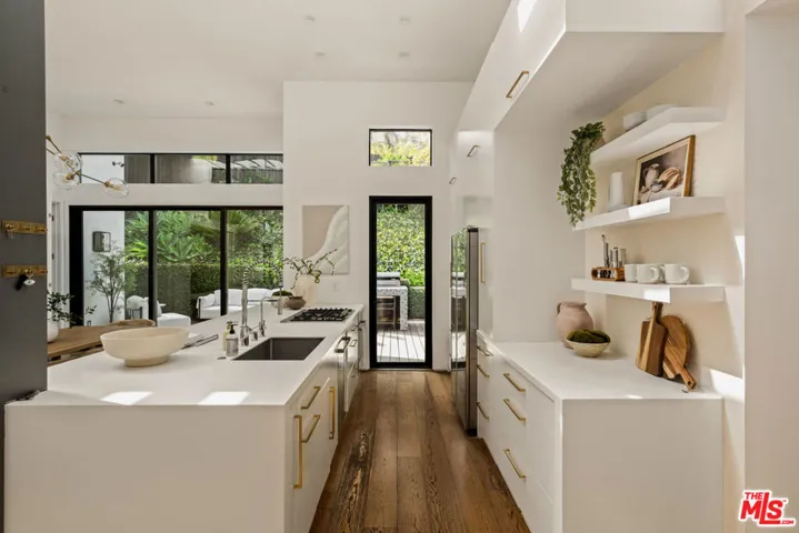3526 Stoner Avenue, Los Angeles, California 90066