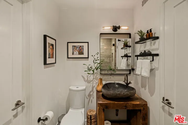 3526 Stoner Avenue, Los Angeles, California 90066