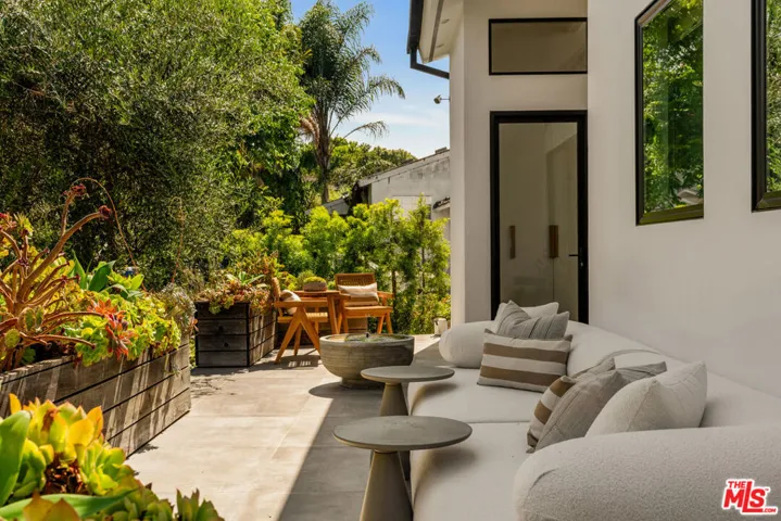 3526 Stoner Avenue, Los Angeles, California 90066