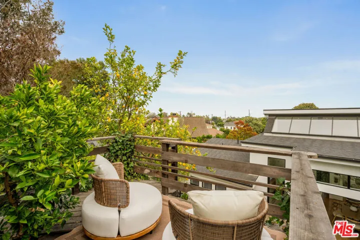 3526 Stoner Avenue, Los Angeles, California 90066