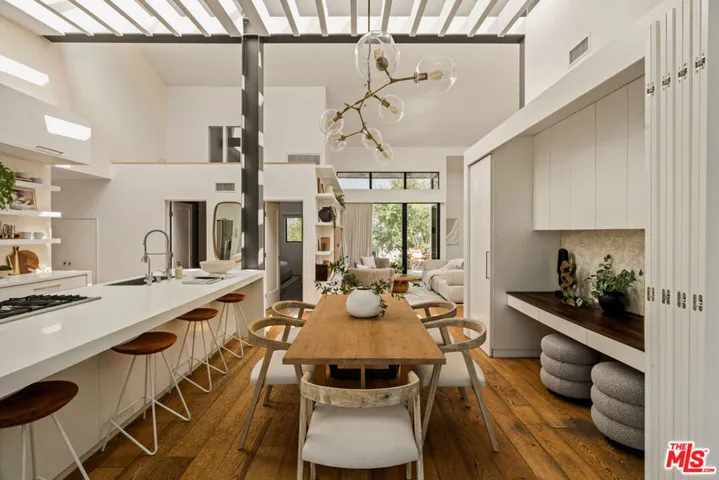 3526 Stoner Avenue, Los Angeles, California 90066
