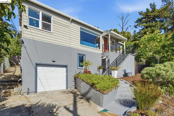 Split-level residence