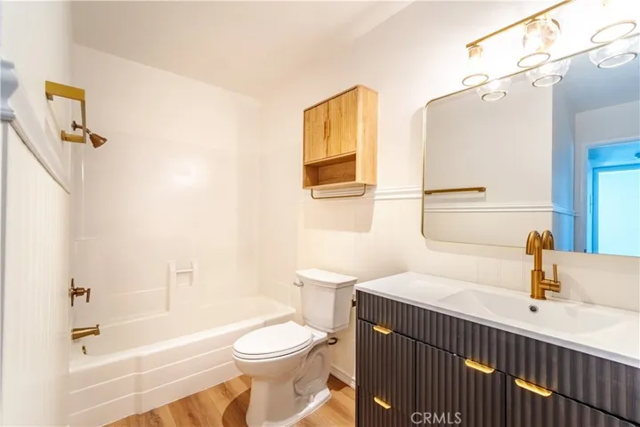 21951 Rimhurst Drive 202, Lake Forest, California 92630