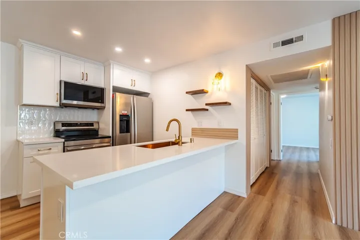 21951 Rimhurst Drive 202, Lake Forest, California 92630