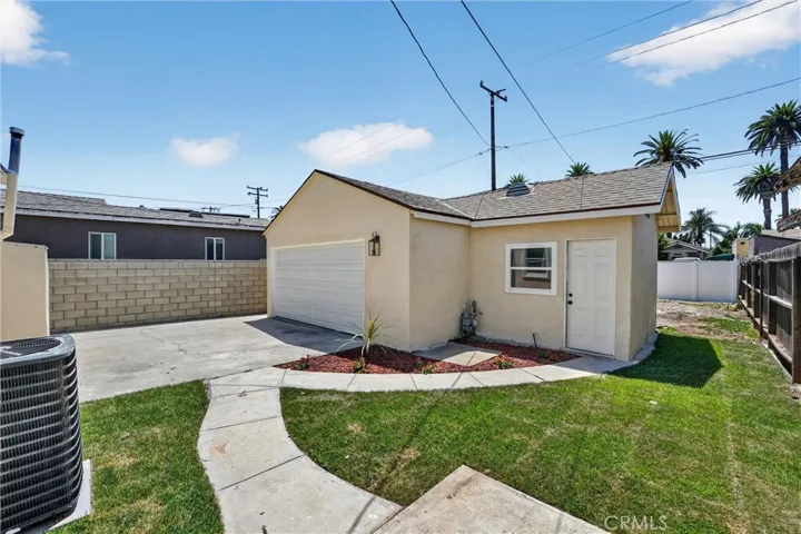 2741 Gale Avenue, Long Beach, California 90810
