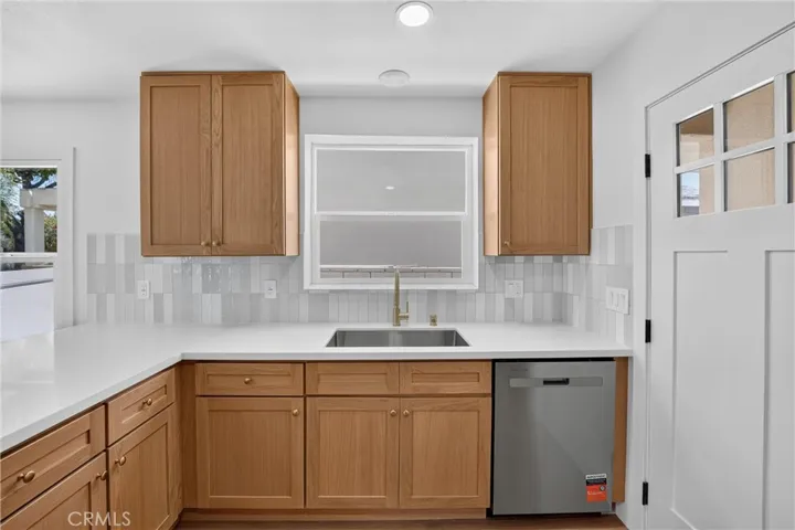 2741 Gale Avenue, Long Beach, California 90810