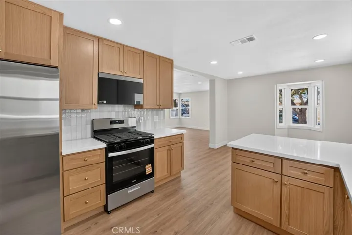 2741 Gale Avenue, Long Beach, California 90810