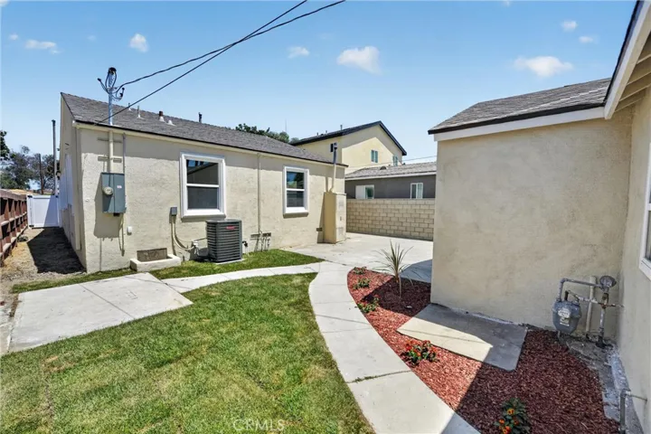2741 Gale Avenue, Long Beach, California 90810