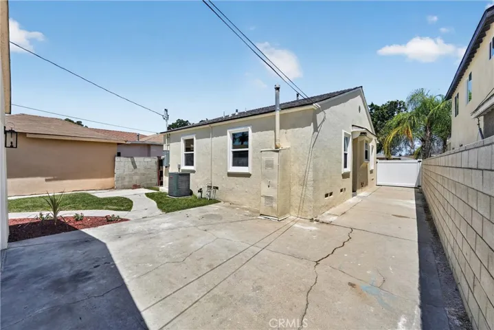 2741 Gale Avenue, Long Beach, California 90810